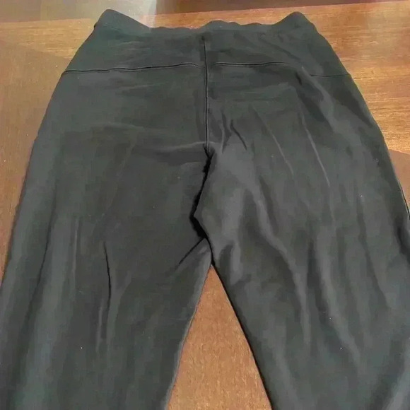 Lululemon women’s joggers - Picture 6 of 9